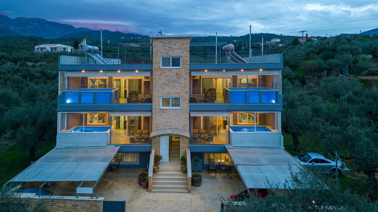 Grand Suites With Private Pools Kalamata Exterior foto