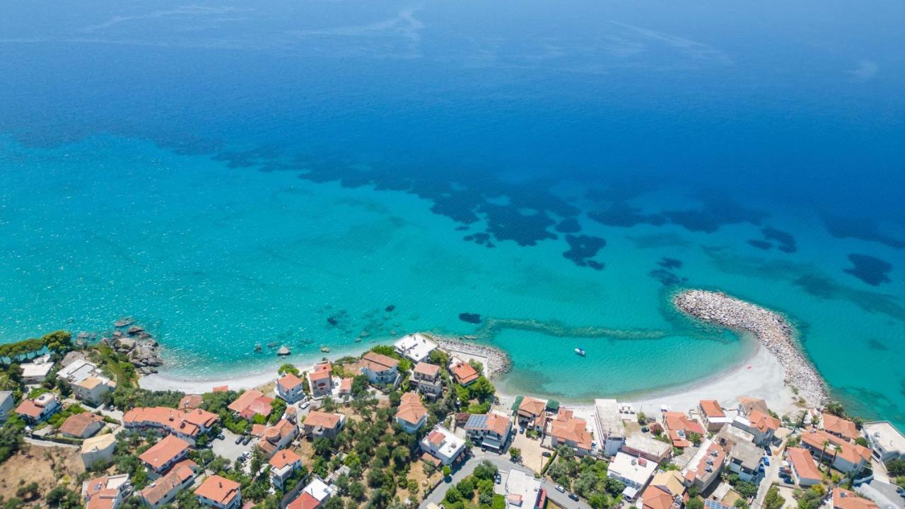 Grand Suites With Private Pools Kalamata Exterior foto