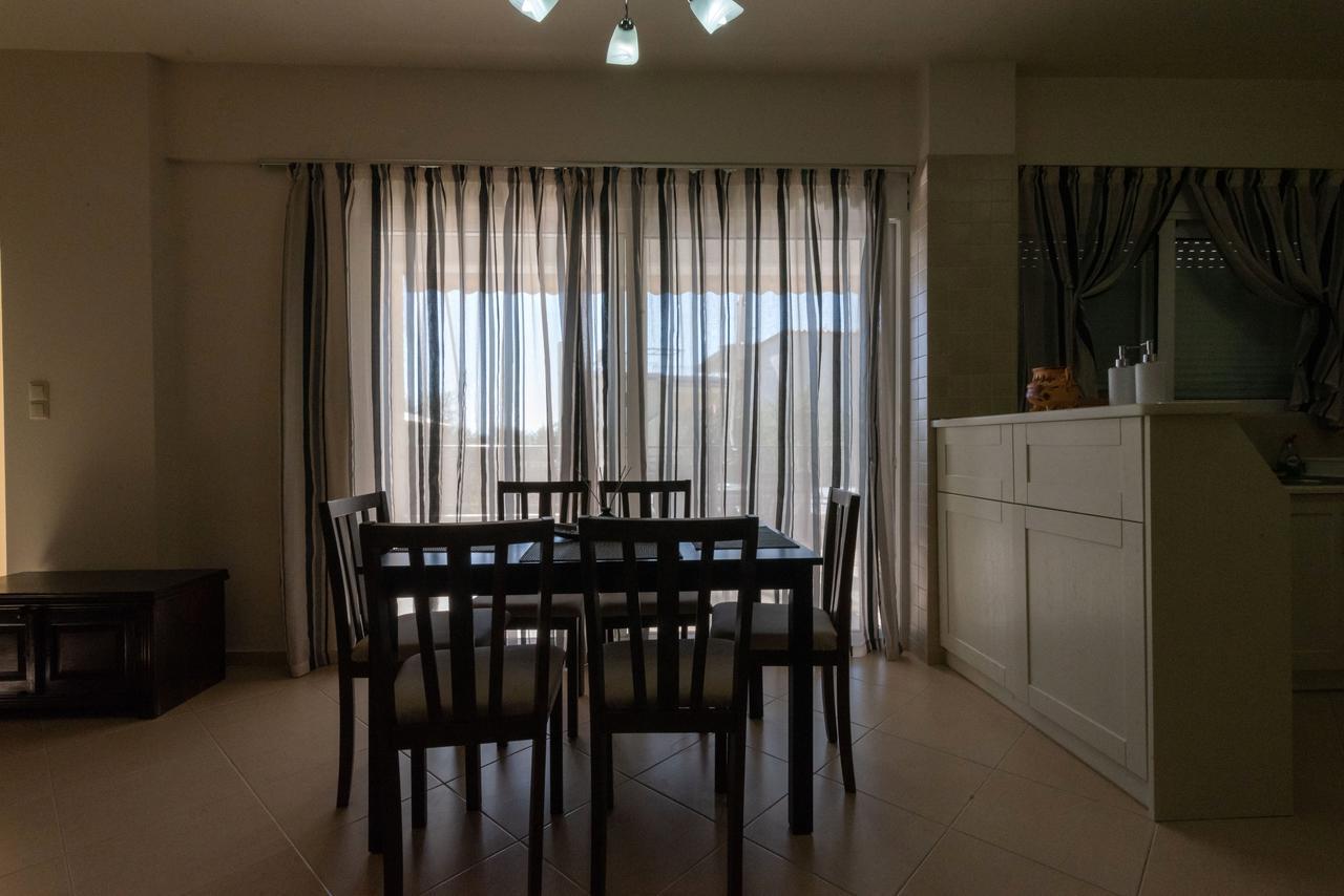 Grand Suites With Private Pools Kalamata Exterior foto